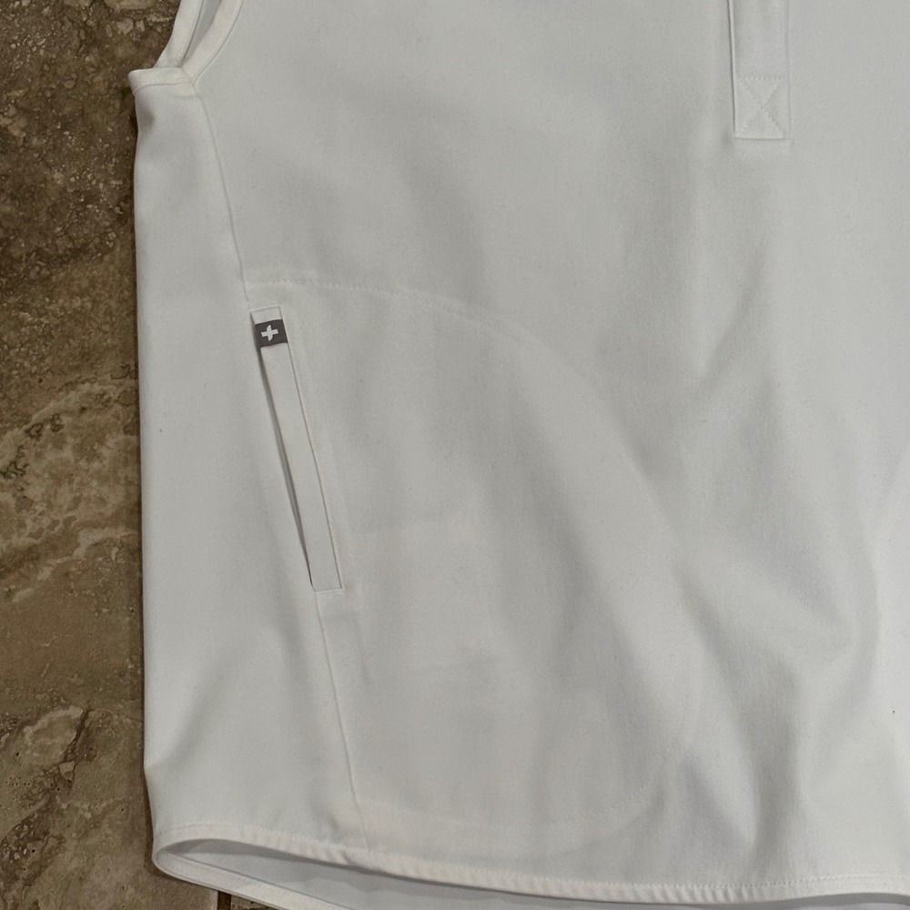 FIGS White Technical Collection Sleeveless Mandarin Collar Scrub Top S W22SW1041 - Picture 2 of 10